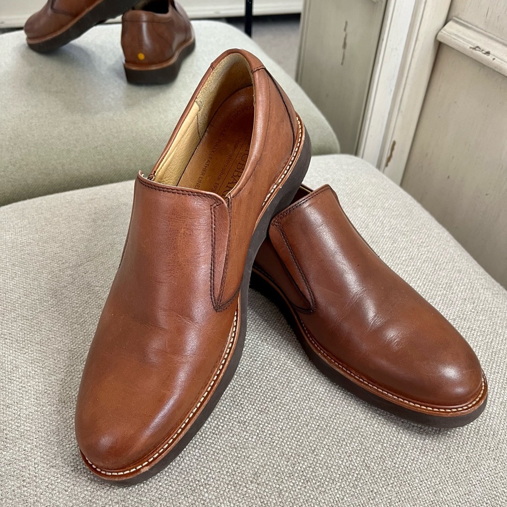 Samuel Hubbard, frequent traveler, size 8, leather